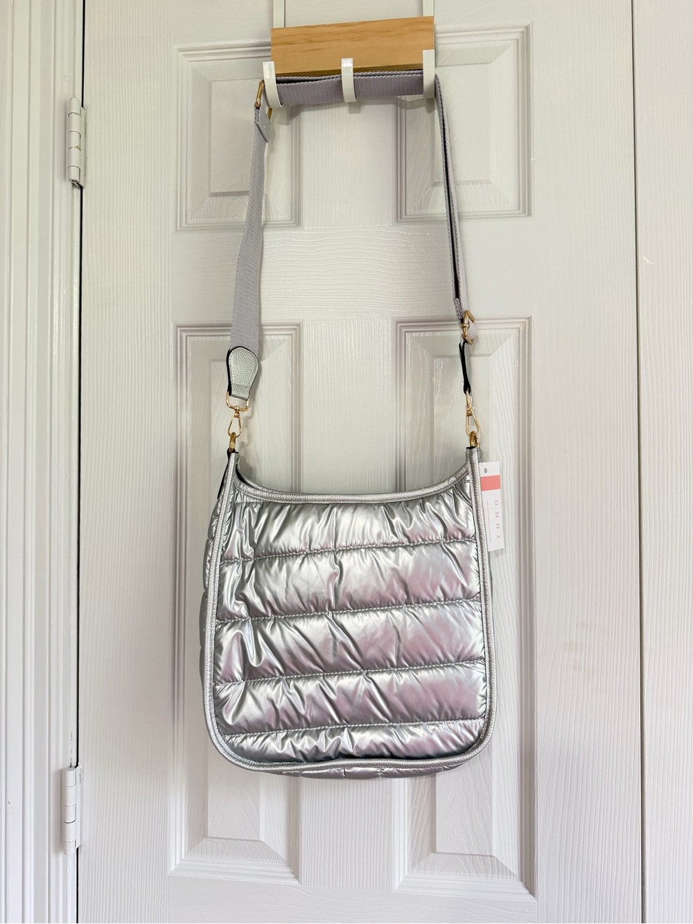 NWT UNNI Silver Metallic Puffer Crossbody Bag Quilted Lightweight Purse - Picture 2 of 8